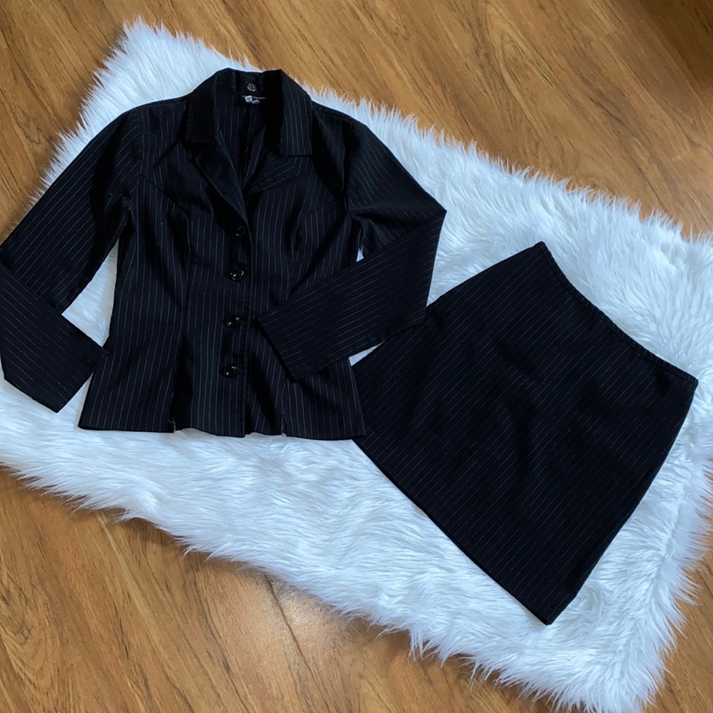 My Michelle Skirt and Blazer set. Size 9/10